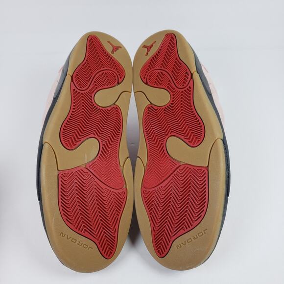 Athletic_Shoes